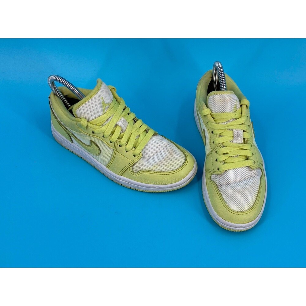 Air Jordan 1 Low SE Limelight Women’s 6 Summit White Green DH9619-103